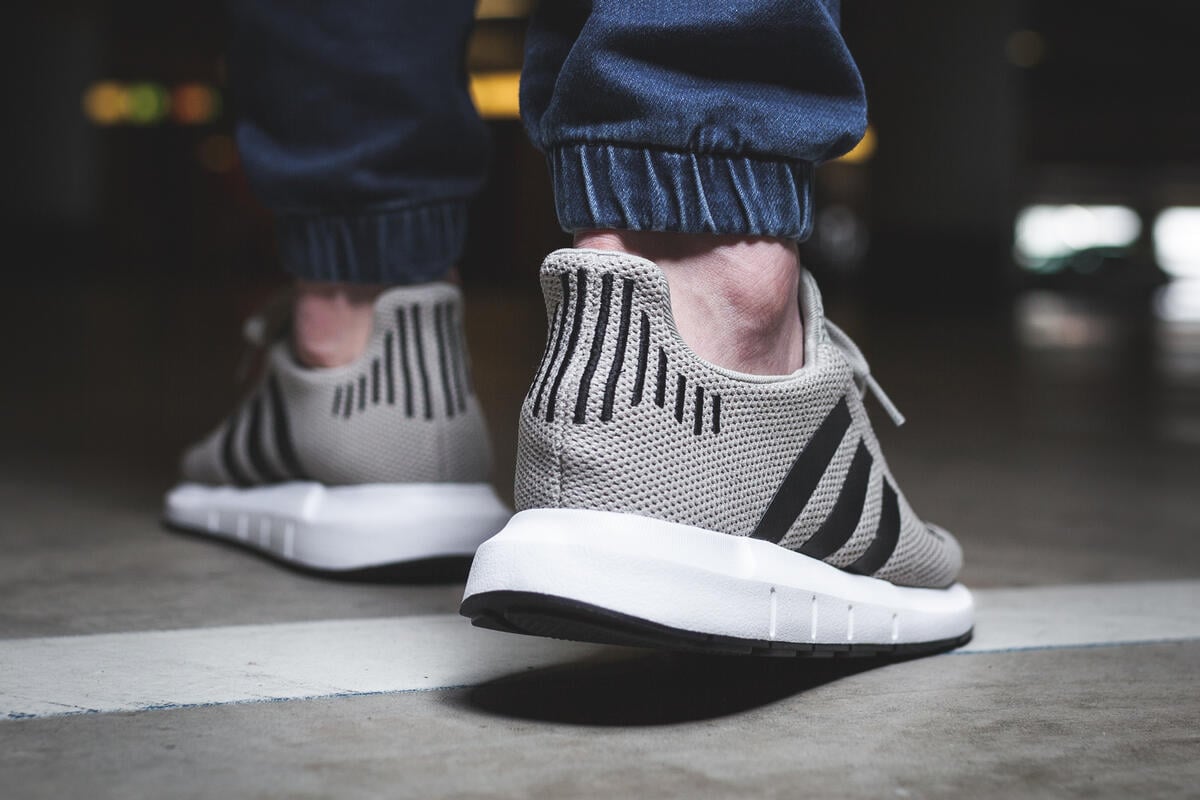 Run様 adidas Originals Swift Run 